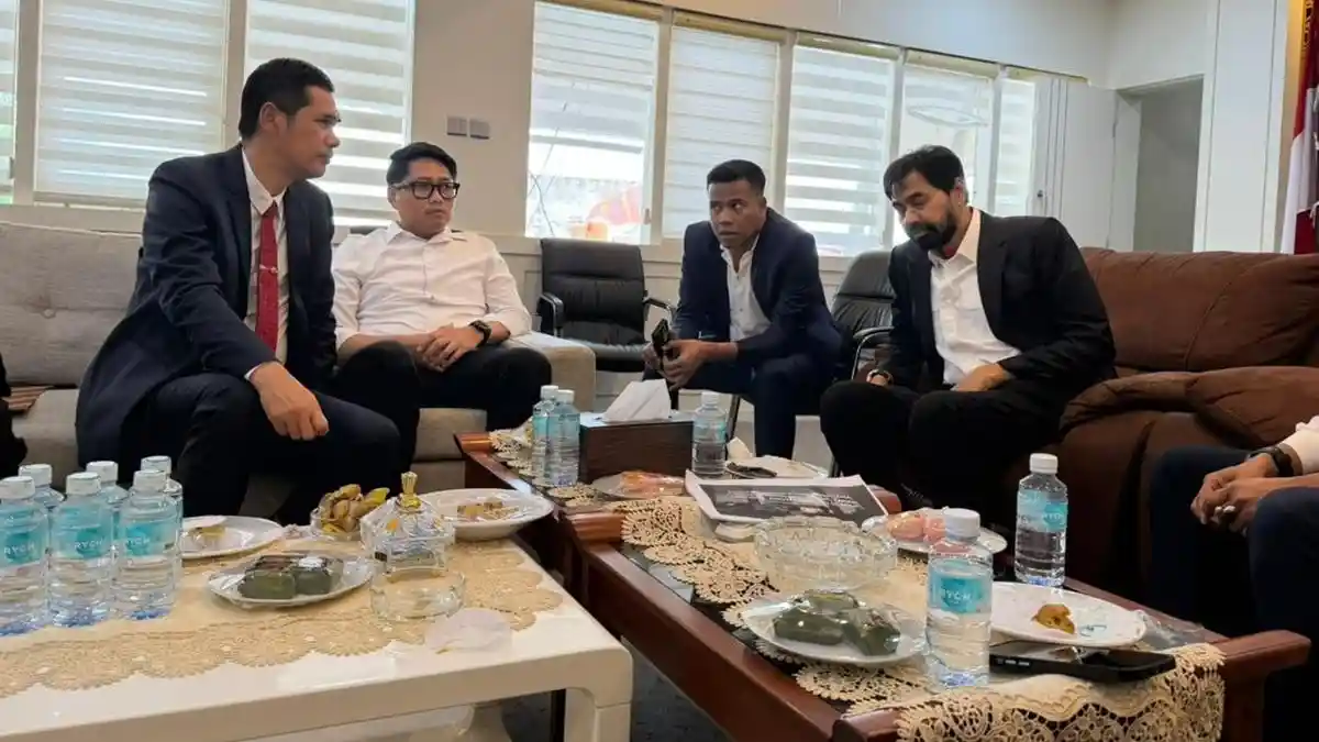 Wali Kota Langsa Temui Mualem Minta Bantuan Darurat Banjir