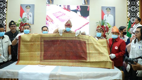 Mengenal Songket Limar Bunga Cogan Palembang, Dulunya untuk Kaum Ningrat